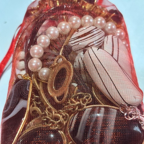 Gold Black White Mystery Jewelry bag Vintage & Modern Costume Jewelry - Picture 2 of 3